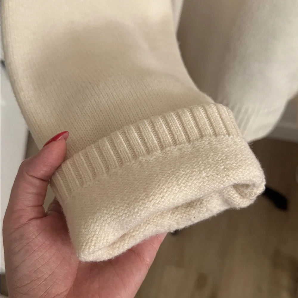 Ami Alexandre Mattiussi Cream Sweater with Red Heart - Picture 9 of 11